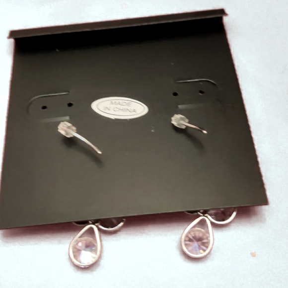 Tahari Earrings - Picture 3 of 3